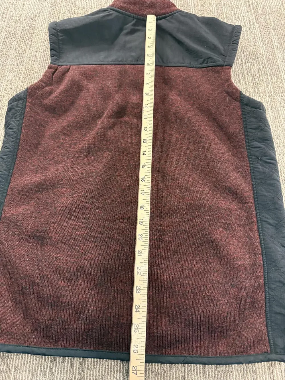 Orvis Vest Mens Medium Maroon Black Full Zip Sweater Fleece Quilted Panels Warm